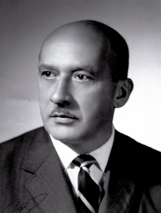 Dr. Arturo Aparicio Jaramillo