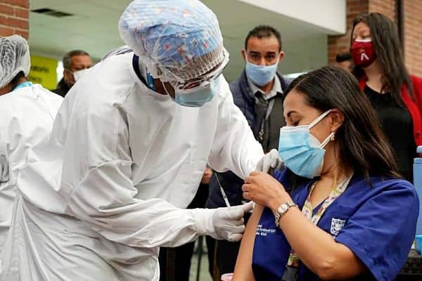 La vacunación en Colombia, mucho show y pocas vacunas