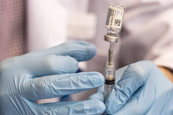 Ciudadanos que se vacunaron en el exterior podrán recibir segunda dosis en Colombia