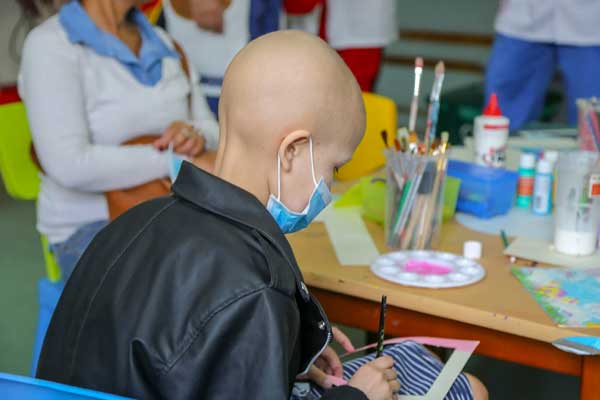 OPS insta a mejorar el acceso al diagnóstico y tratamiento para los niños y adolescentes con cáncer en América Latina y el Caribe