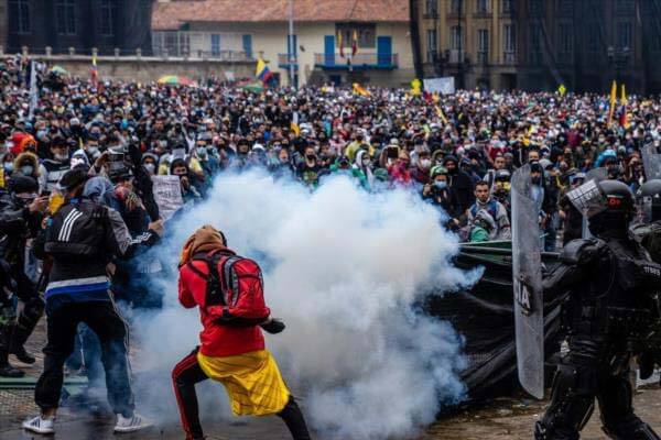 103 heridos oculares por represión en las protestas en Colombia
